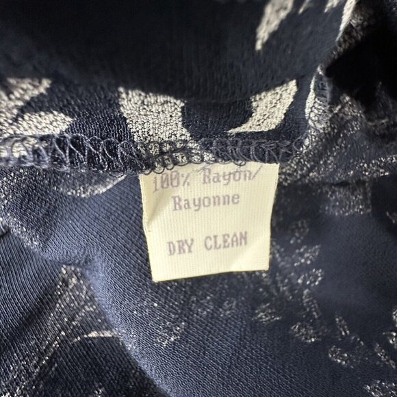 Suttles and Seawinds Tunic Top Size M L Floral Blue Art to wear Slit Side - Picture 7 of 13